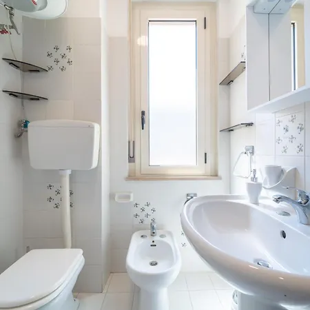 アパート Europa 73 *